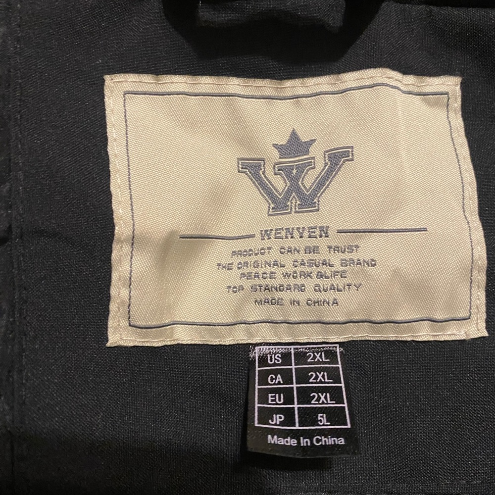 Woman’s jacket - Picture 2 of 2